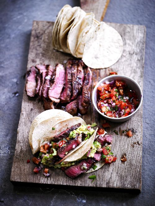 Tacos de carne asada